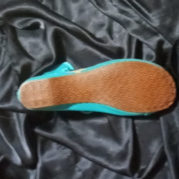 Shoes - Picture 5 of 5